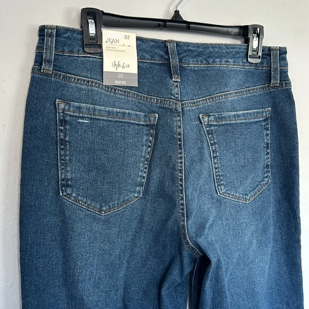 NWT Style & Co Curvy Girlfriend jeans, women’s size 10. Blue, slight distress.